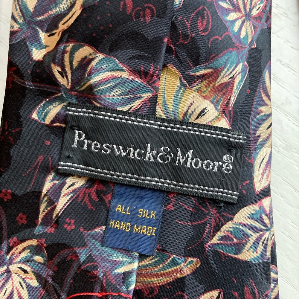 90’s Necktie - Picture 3 of 6